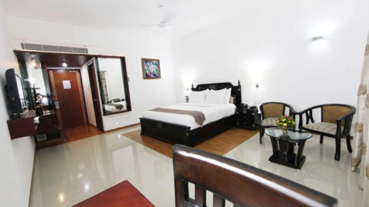 Fabhotel White Dammar 트리반드룸 외부 사진